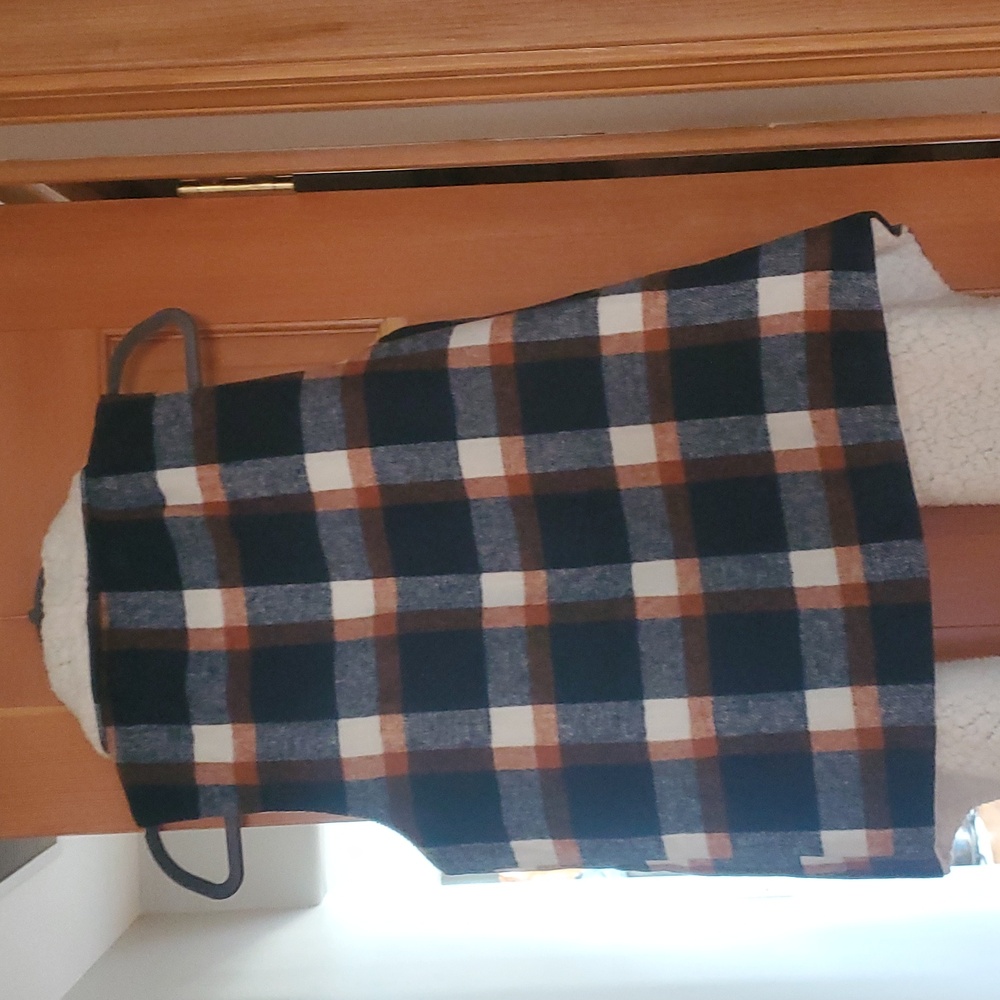 Vest - Picture 6 of 6
